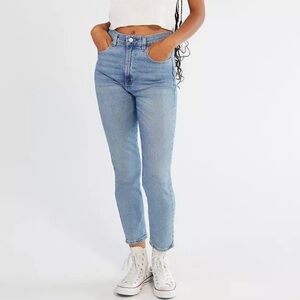 BDG Girlfriend High Rise Jeans in Light Blue Wash